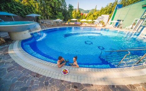 Kültéri medencék, Hotel Vila Higiea ****, Szlovénia