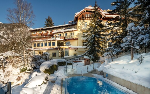 Wellness, szabadtéri medence, Hotel Alpenblick